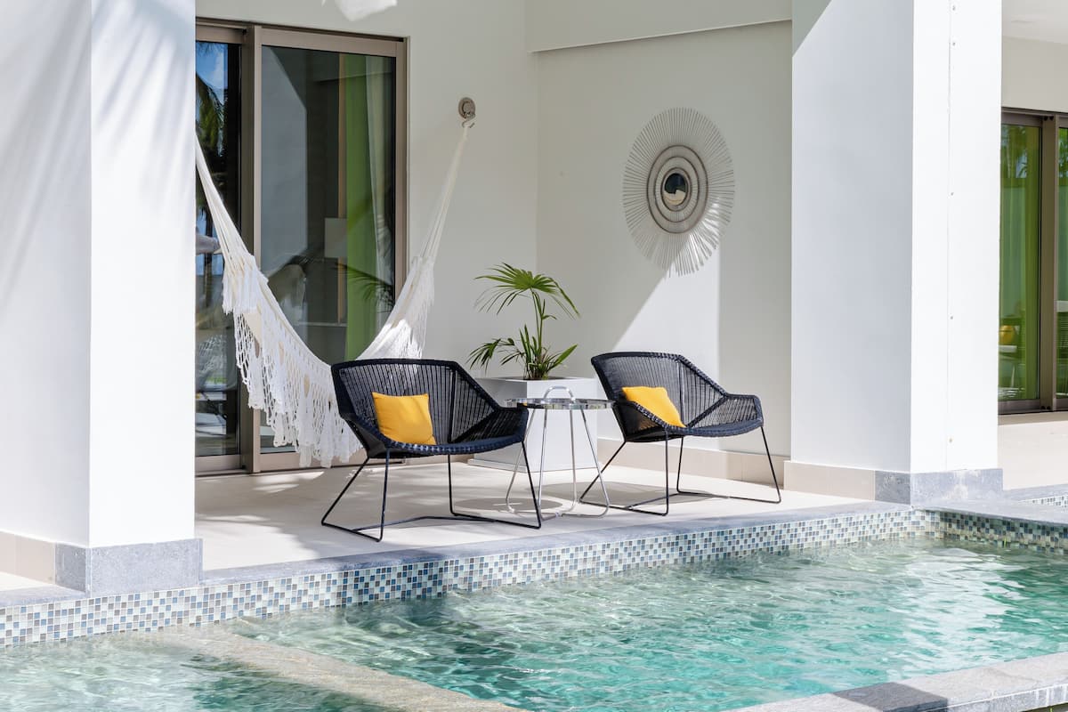 Junior Suite Swim Up 2 Queen Beds