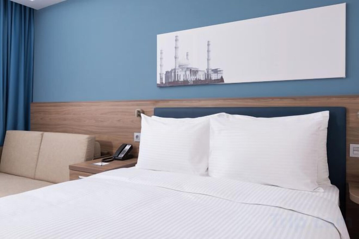 In-room safe, desk, soundproofing, iron/ironing board