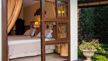 Standard-Doppelzimmer, 2Â Einzelbetten, eigenes Bad | Schreibtisch, BĂŒgeleisen/BĂŒgelbrett, kostenlose Babybetten