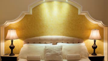 Luxury Suite, 1 King Bed | Desk, iron/ironing board, free cribs/infant beds, rollaway beds