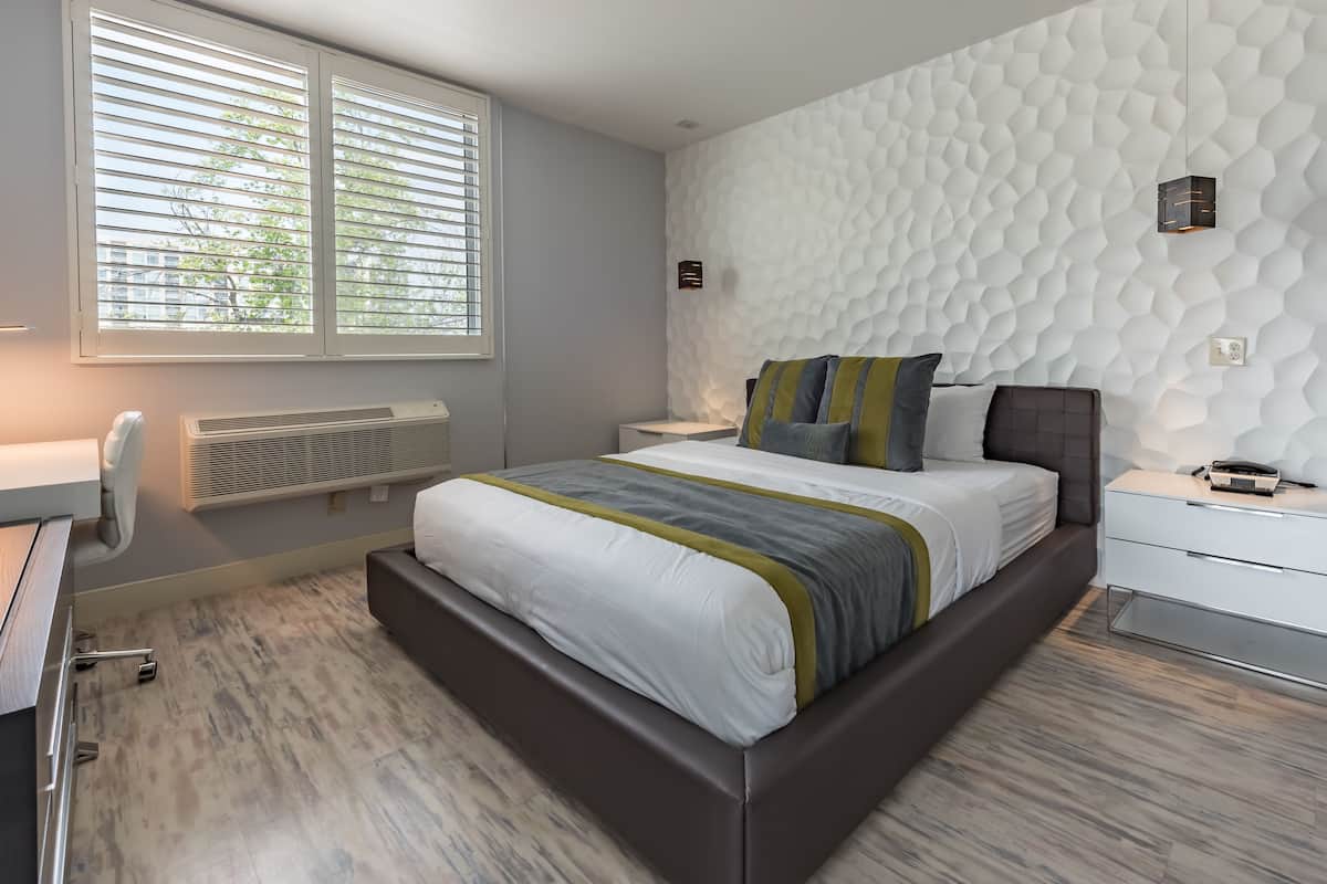 Suite | Luxe beddengoed, donzen dekbedden, een kluis op de kamer