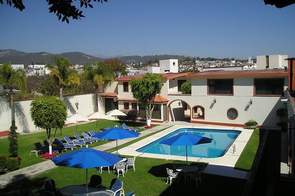 Outdoor pool, pool umbrellas, sun loungers