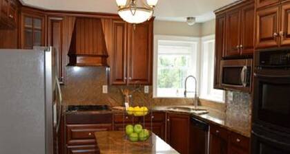 Opis Realty - Custom Metro Atlanta Home