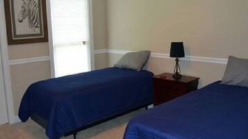 1 bedroom, desk, iron/ironing board, free WiFi