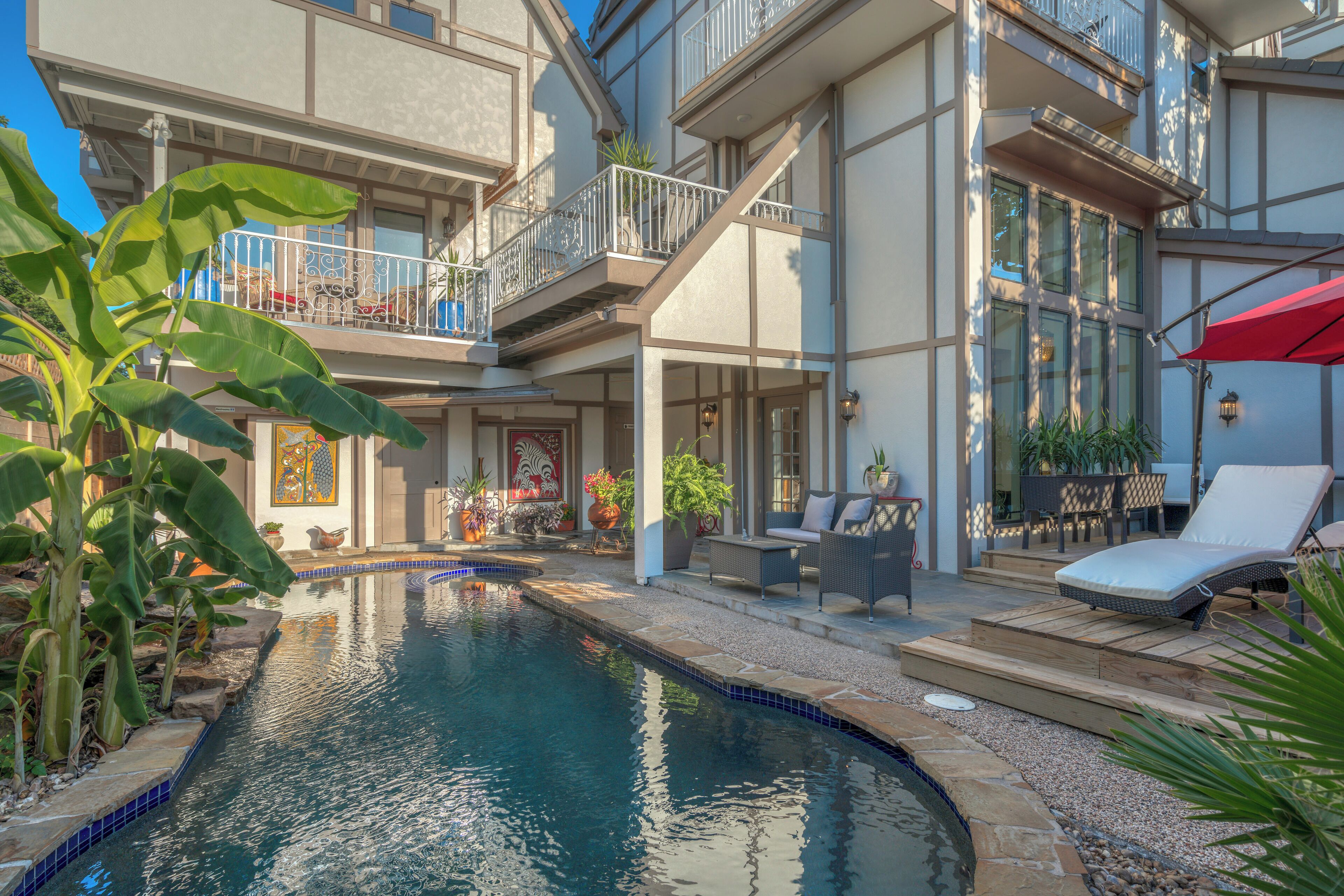 Sengetøy av topp kvalitet, dundyner og senger med overmadrass