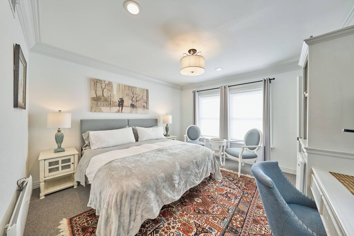 Premium bedding, down comforters, pillowtop beds, in-room safe