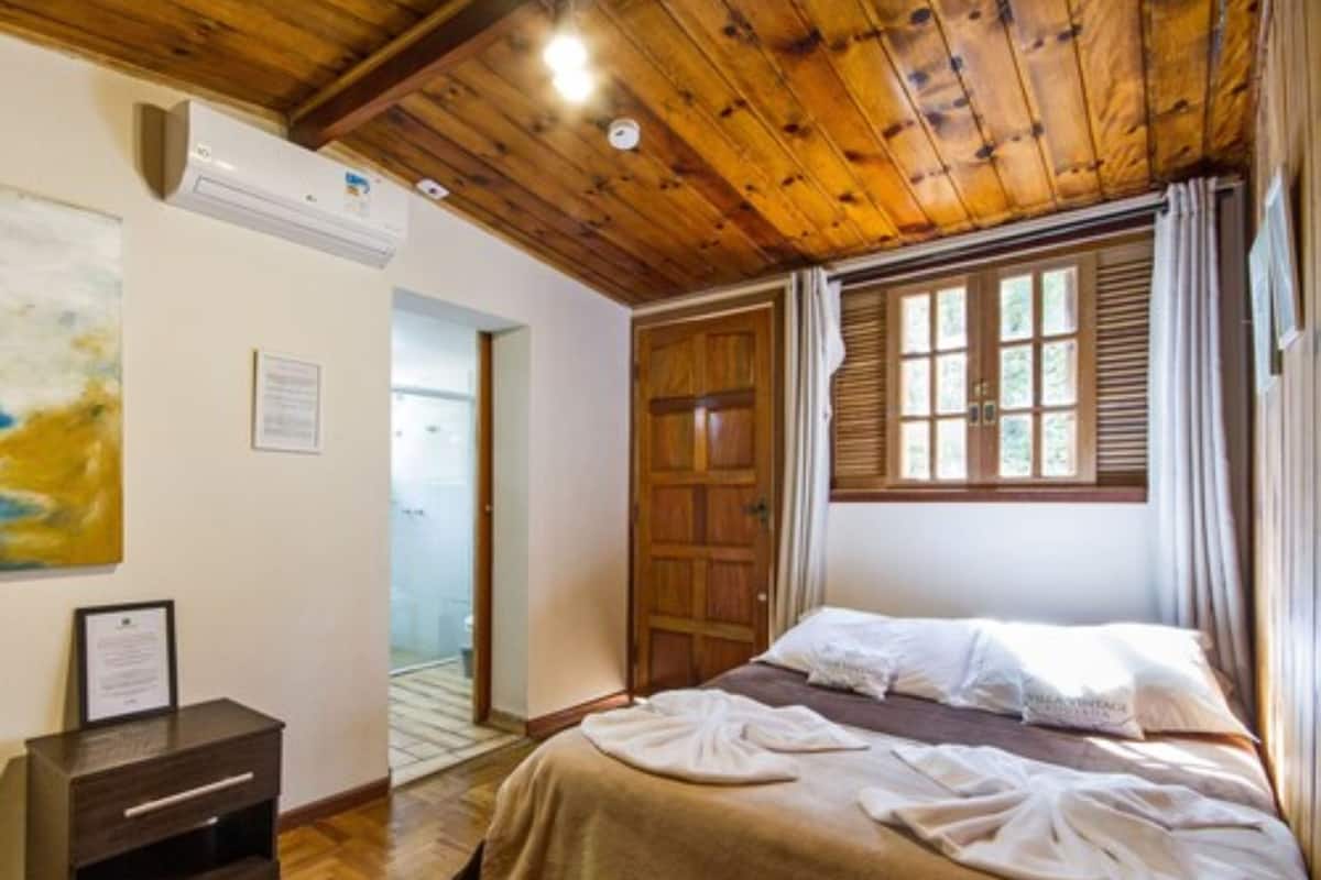 Junior Room, Fireplace, Ground Floor | 1 bedroom, hypo-allergenic bedding, in-room safe, blackout drapes