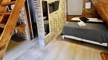 Roupas de cama antialérgicas, cofres nos quartos, cortinas blackout