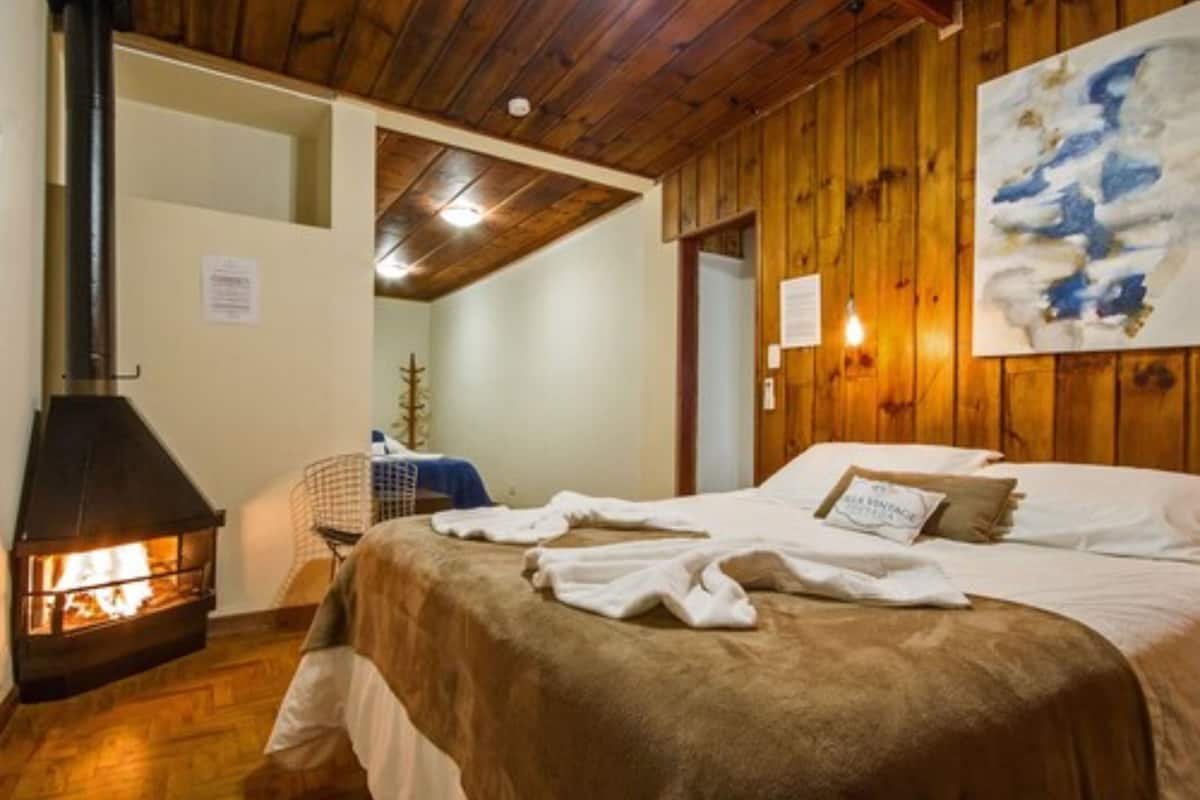 Classic Room, 1 Bedroom, Fireplace, Ground Floor (Aconchego) | 1 bedroom, hypo-allergenic bedding, in-room safe, blackout drapes