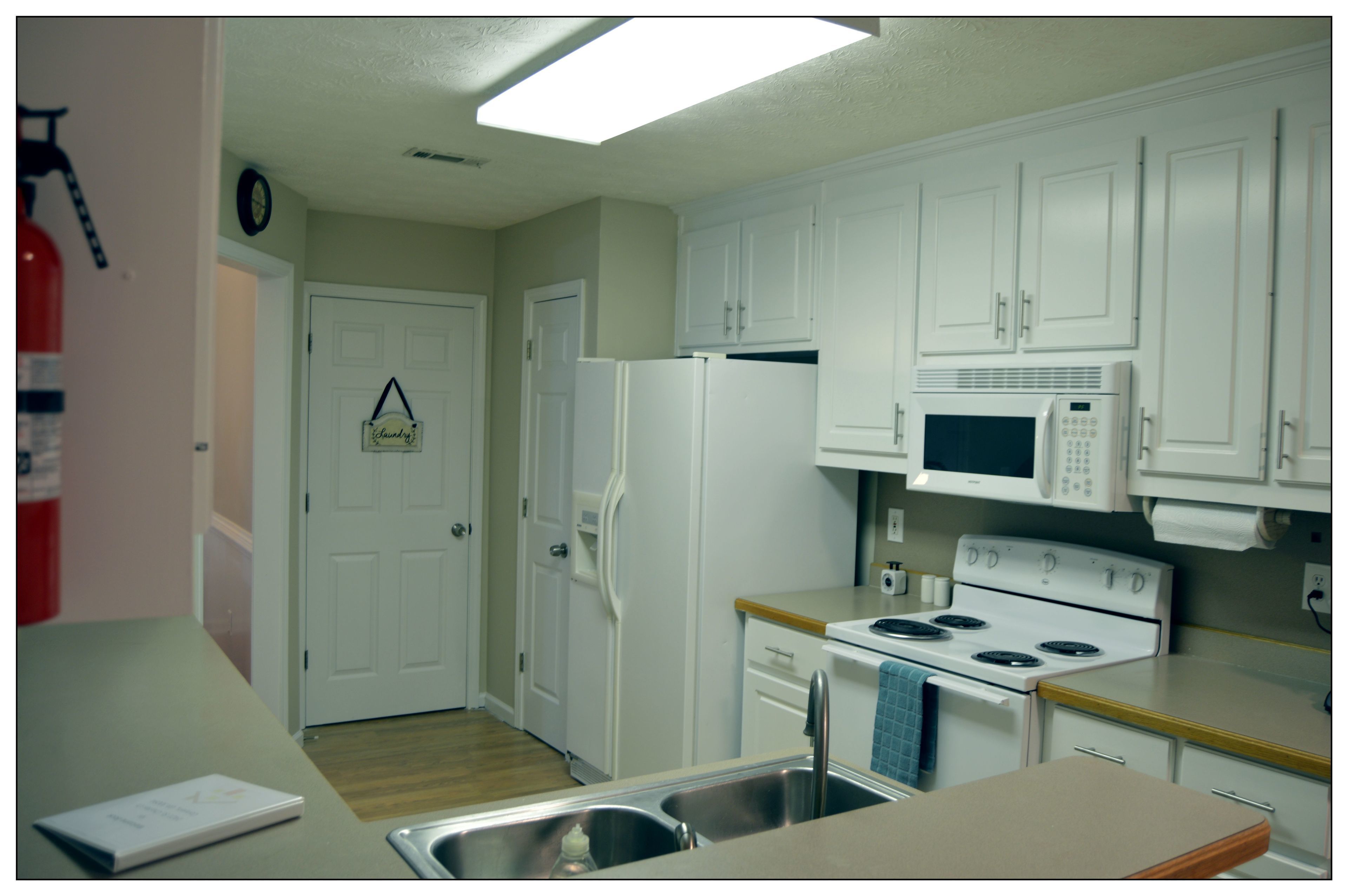 House, 5 Bedrooms | Private kitchen | Fridge, microwave, oven, stovetop