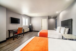 Habitación estándar, 2 camas Queen size | Wifi gratis y ropa de cama 