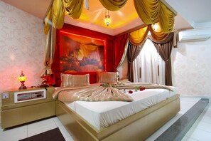 Free WiFi, bed sheets