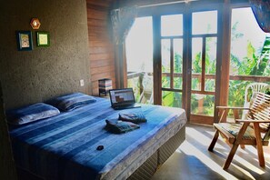 Standard-Doppelzimmer, Meerblick, Strandnähe | Select-Comfort-Betten, Schreibtisch, kostenloses WLAN, Bettwäsche