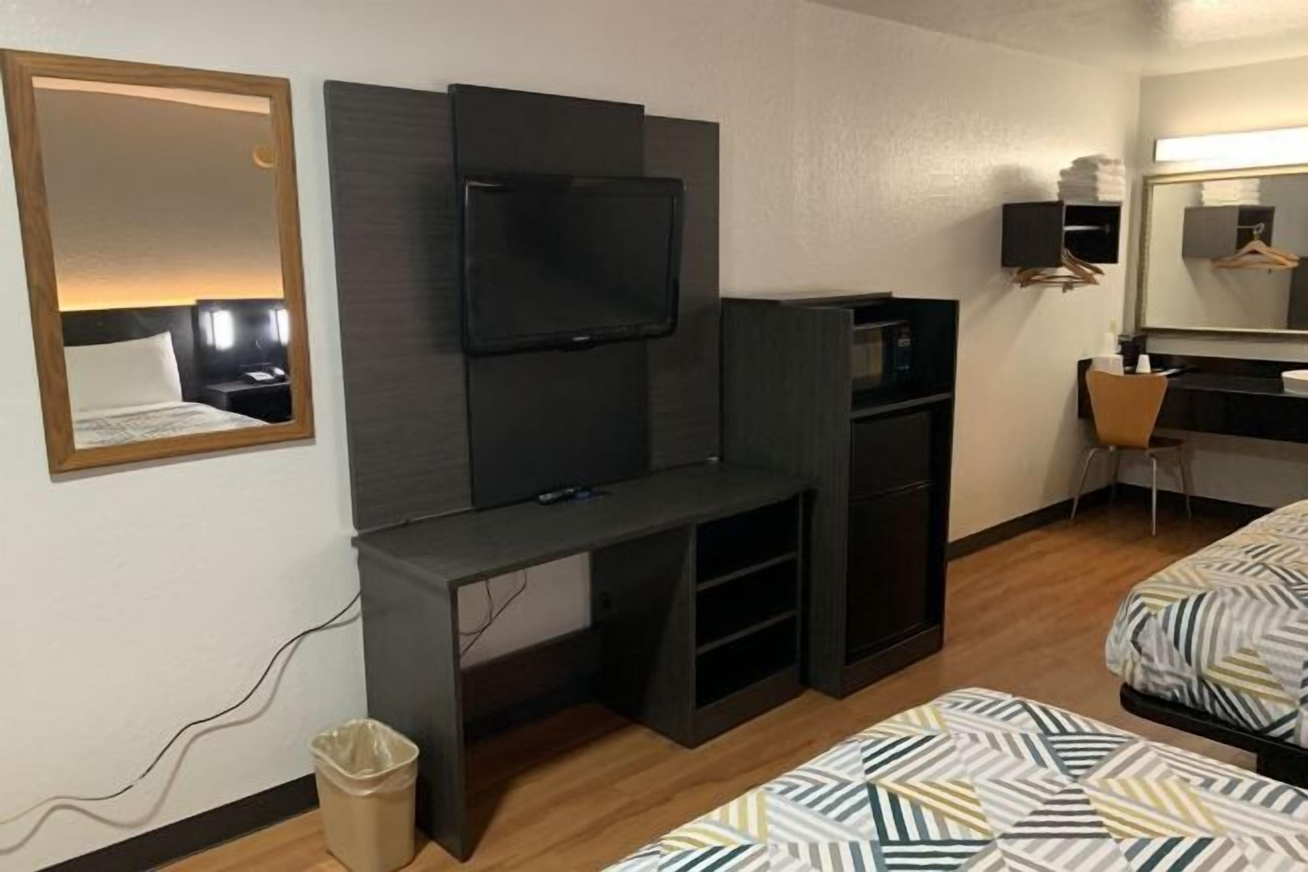 بديكورات فريدة لكل غرفة وطراز فريد لكل وحدة وملاءات أسرّة