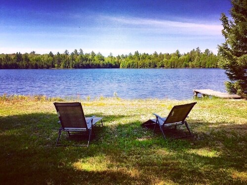 Log Cabin Rental! Quiet, Peaceful & Private Lakefront. Dog Friendly!