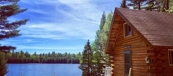Hirsimökki vuokra!  Hiljainen, rauhallinen ja yksityinen järvenranta!  Koiran ystävällinen!