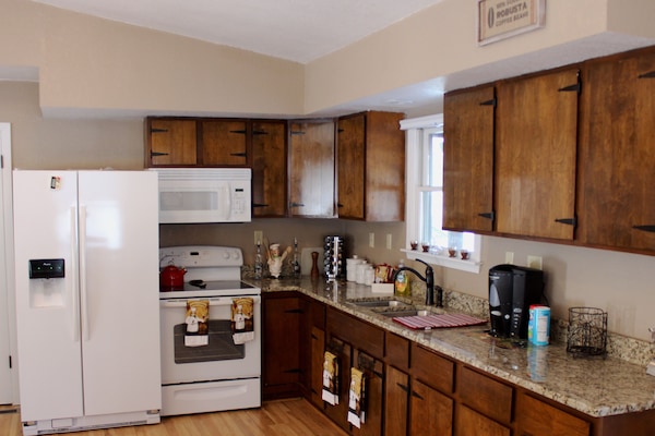 Frigorífic, microones, forn i placa de cuina