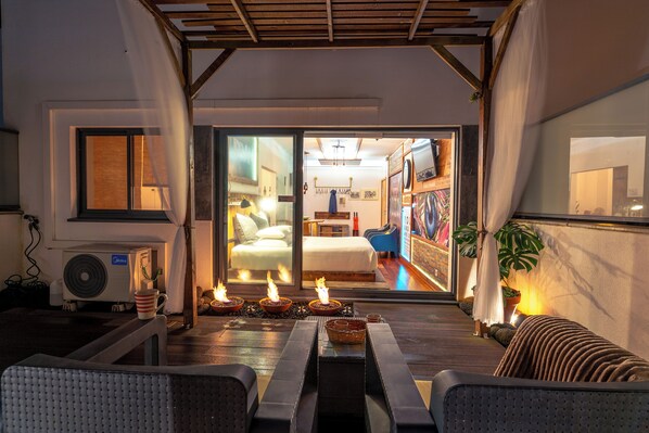 Fer et planche à repasser, Wi-Fi gratuit, draps fournis