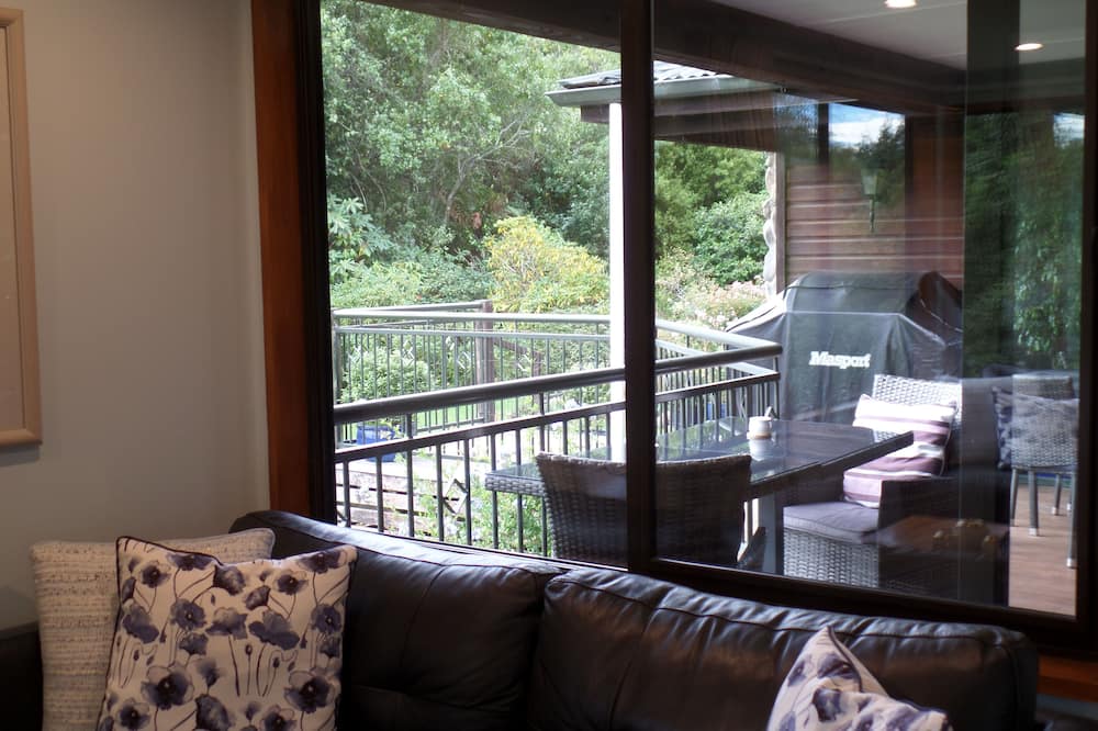 Riverstone House