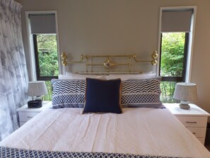 套房, 一层 | 高档床上用品、客房内保  险箱、特色装修、特色家居