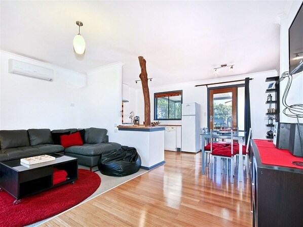 Sea Devine | Living area | Flat-screen TV, DVD player - Sea Devine (Port Willunga)