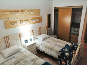 2 chambres, fer et planche Ă repasser, Wi-Fi gratuit, draps fournis