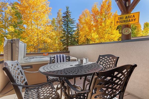 屋外ダイニングエリア