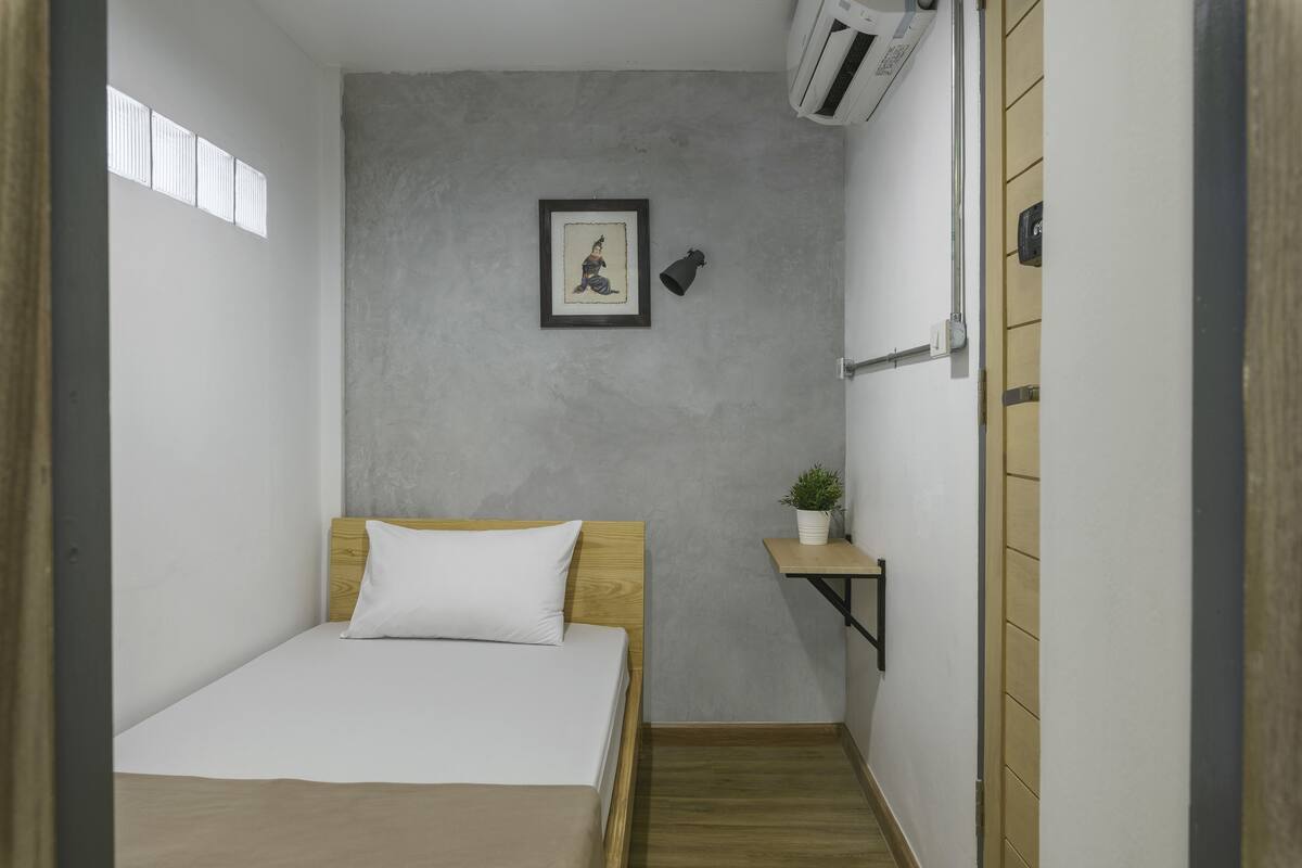 Private Single Ensuite | 免费 WiFi