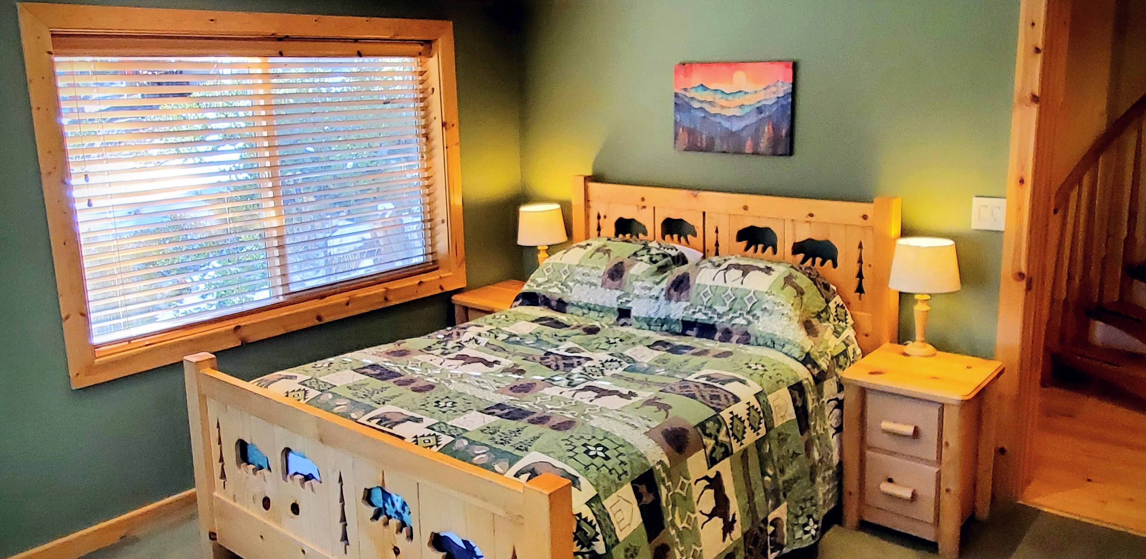 4 室のベッドルーム、セーフティボックス (室内)、デスク、アイロン / アイロン台