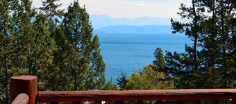 Big Sky Montana Experience. Great View, Easy Access, Privacy & Modern Amenities 