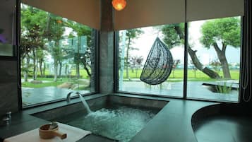 Standard Double Room (Bali) | Deep-soaking bathtub