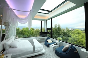 Comfort Quadruple Room (Blue Bay Bali) | Blackout curtains, rollaway beds, free WiFi - Maple House Riverside (Dongshan)