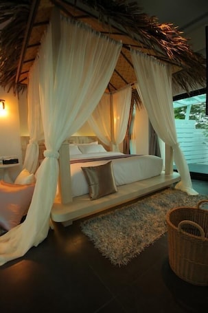 Quarto casal standard (Bali) | Cortinas blackout, camas extras/dobráveis (sobretaxa), Wi-Fi de cortesia. Maple House Riverside