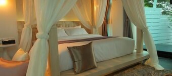 Maple House Riverside