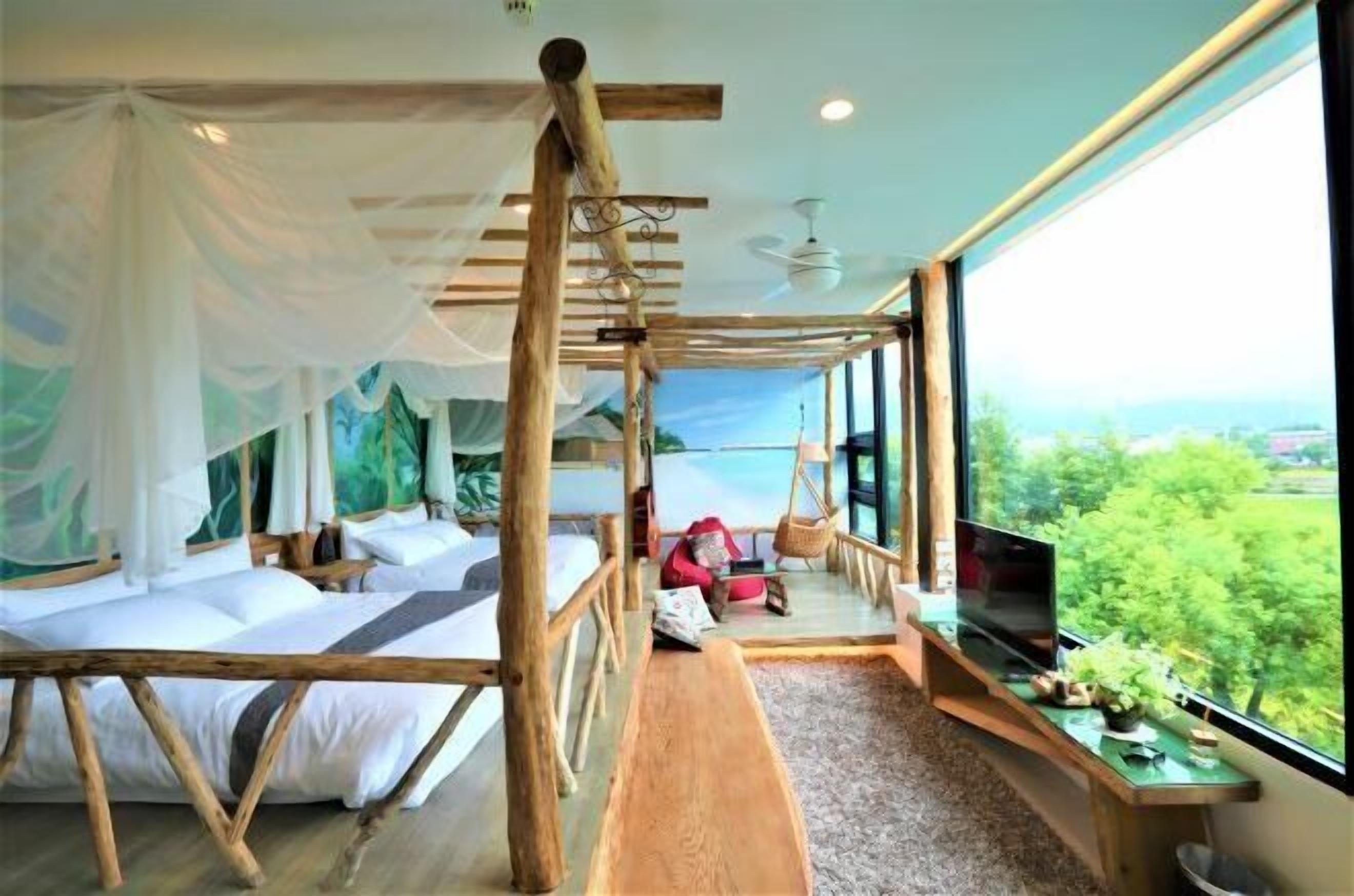 Cortinas blackout, camas plegables/adicionales y wifi gratis 