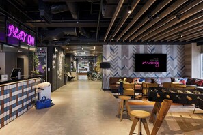 Lobby - Moxy Tokyo Kinshicho (Tokyo)