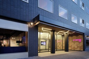 Exterior - Moxy Tokyo Kinshicho (Tokyo)