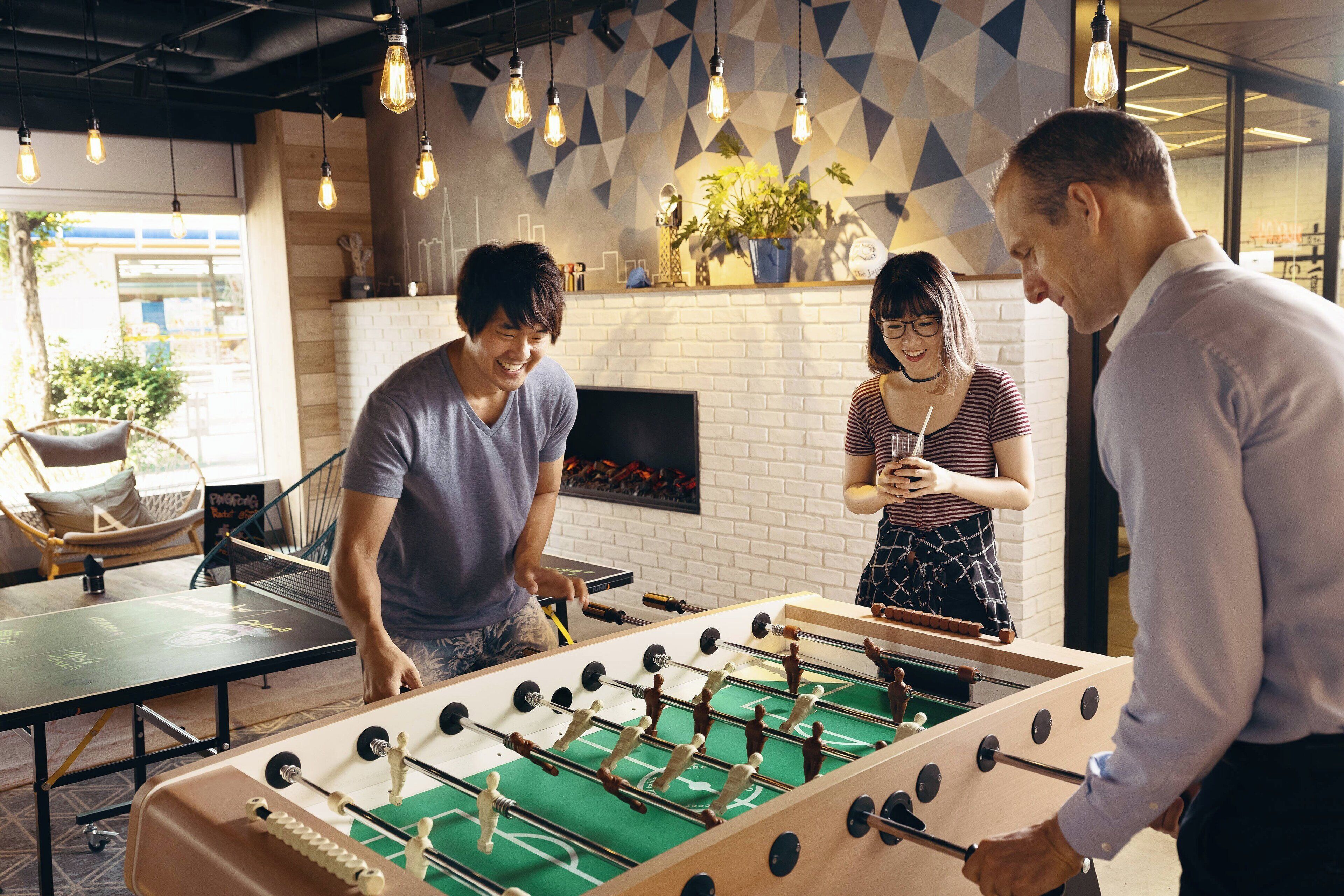 breakfast, lunch, dinner served; international cuisine