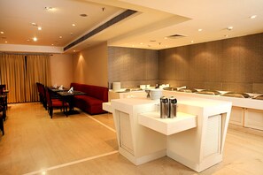 Buffet - Inde Hotel Vista Woods (Gurugram)