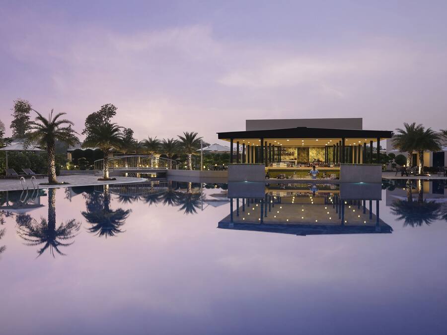 Outdoor pool, sun loungers