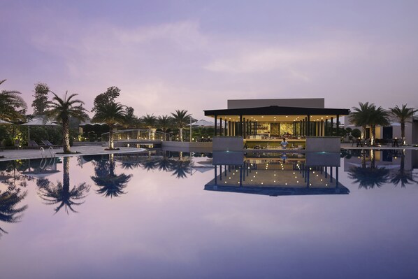 Outdoor pool, sun loungers - Tiger Palace By Soaltee, Bhairahawa, Lumbini, Nepal (Chilhiya)