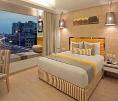 Minibar, in-room safe, desk, soundproofing