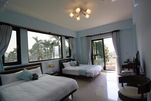 Quadruple Room | Desk, soundproofing, free WiFi, bed sheets - Xinyue B&B (Fenglin)