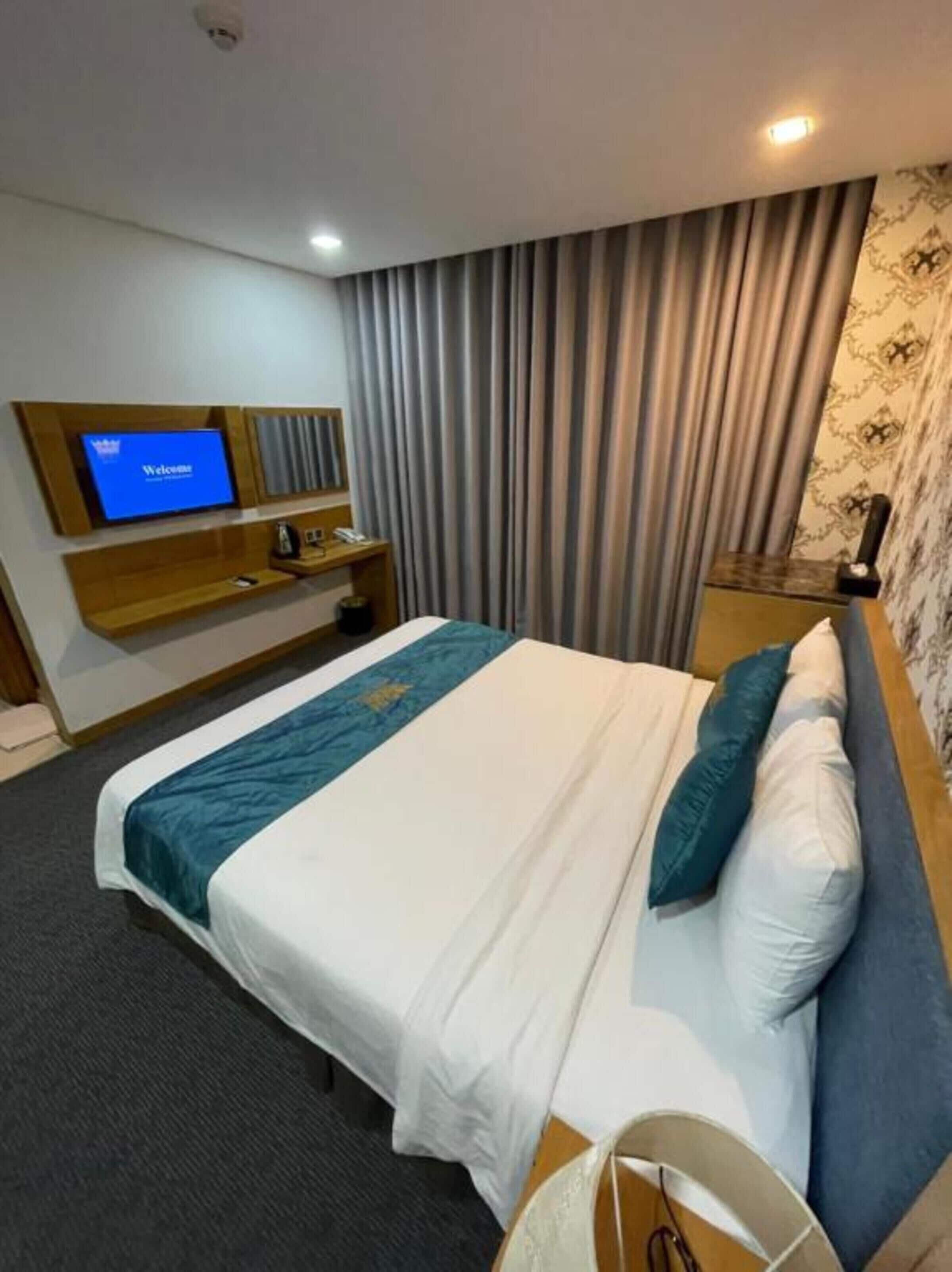 Photo - The Blue Hotel