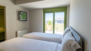 Premium bedding, in-room safe, individually decorated - Athens Mosaico Suites and Apartments (Athens)