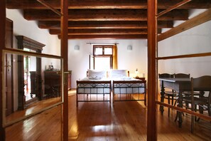 Suite, 2 slaapkamers | 1 slaapkamer, luxe beddengoed, Select Comfort-bedden, een minibar