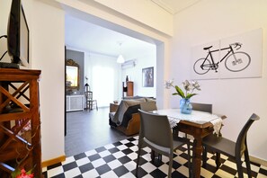 Apartment, 2 Schlafzimmer, Stadtblick | Innenbereich