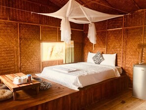 Minibar, desk, free WiFi