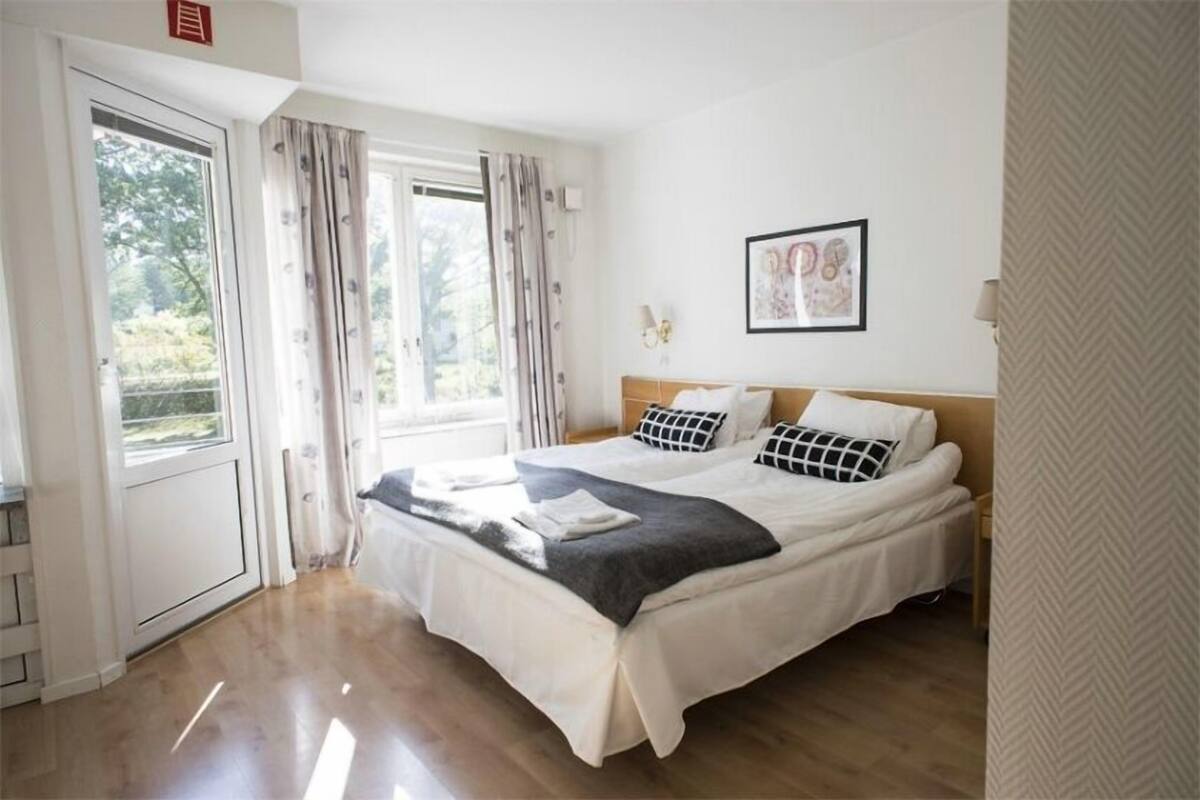 Enkeltrom – deluxe (2 beds) | Sengetøy av topp kvalitet, dundyner og senger med overmadrass