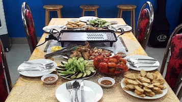 餐饮